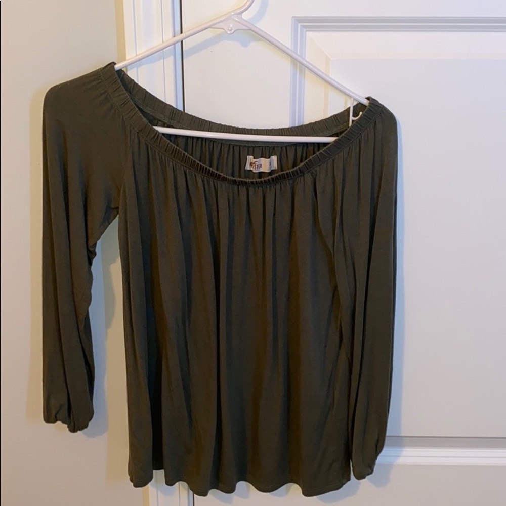 hollister flowy green top